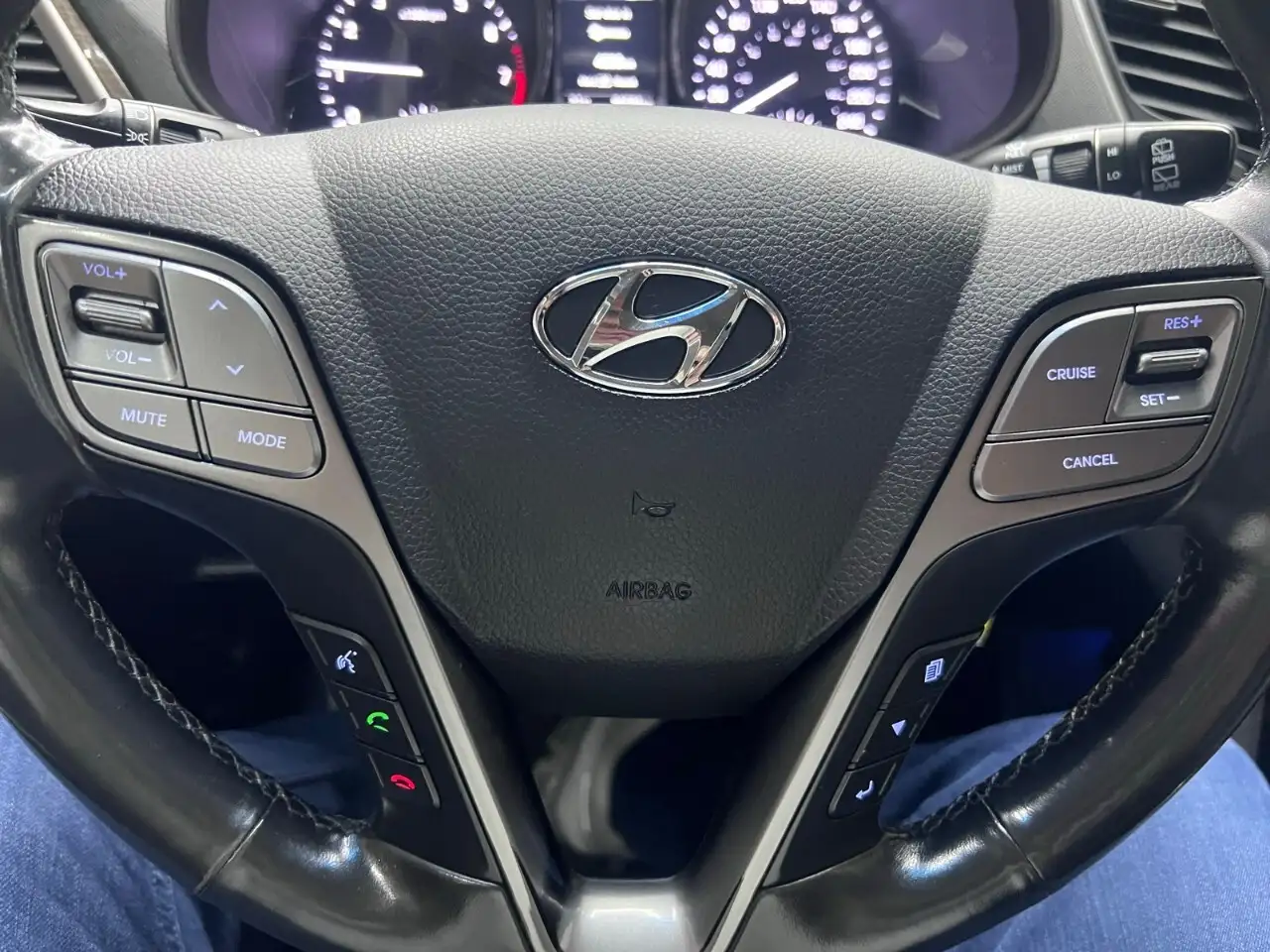 Hyundai SANTA FE снимка Hyundai SANTA FE