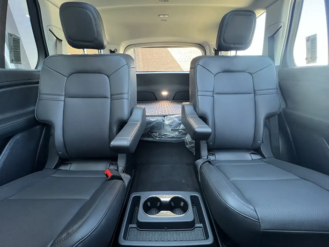 Lincoln Aviator снимка Lincoln Aviator