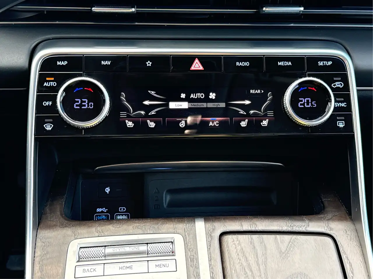 Genesis GV80 снимка Genesis GV80