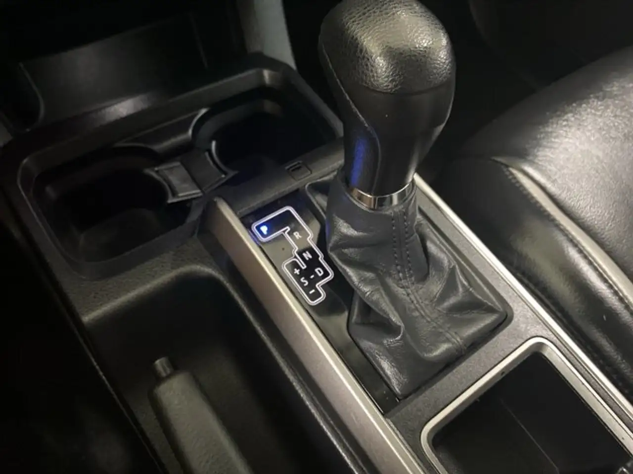 Toyota Tacoma снимка Toyota Tacoma