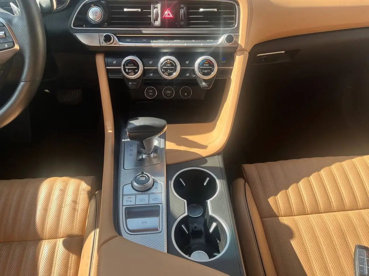Genesis G70 снимка Genesis G70