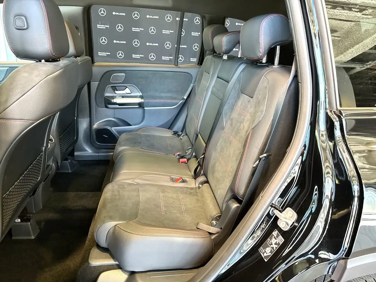 Mercedes-Benz GLB photo Mercedes-Benz GLB