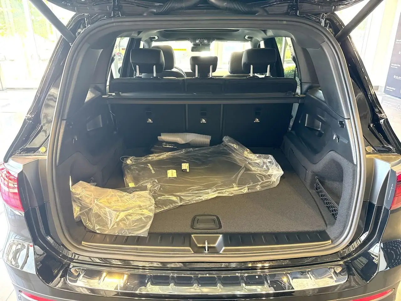Mercedes-Benz GLB photo Mercedes-Benz GLB