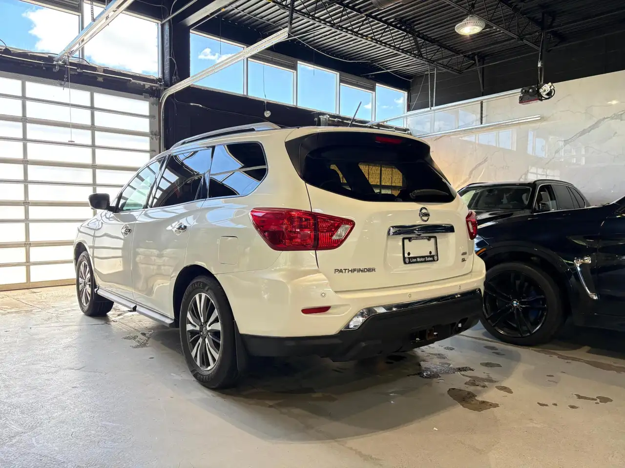Nissan Pathfinder снимка Nissan Pathfinder