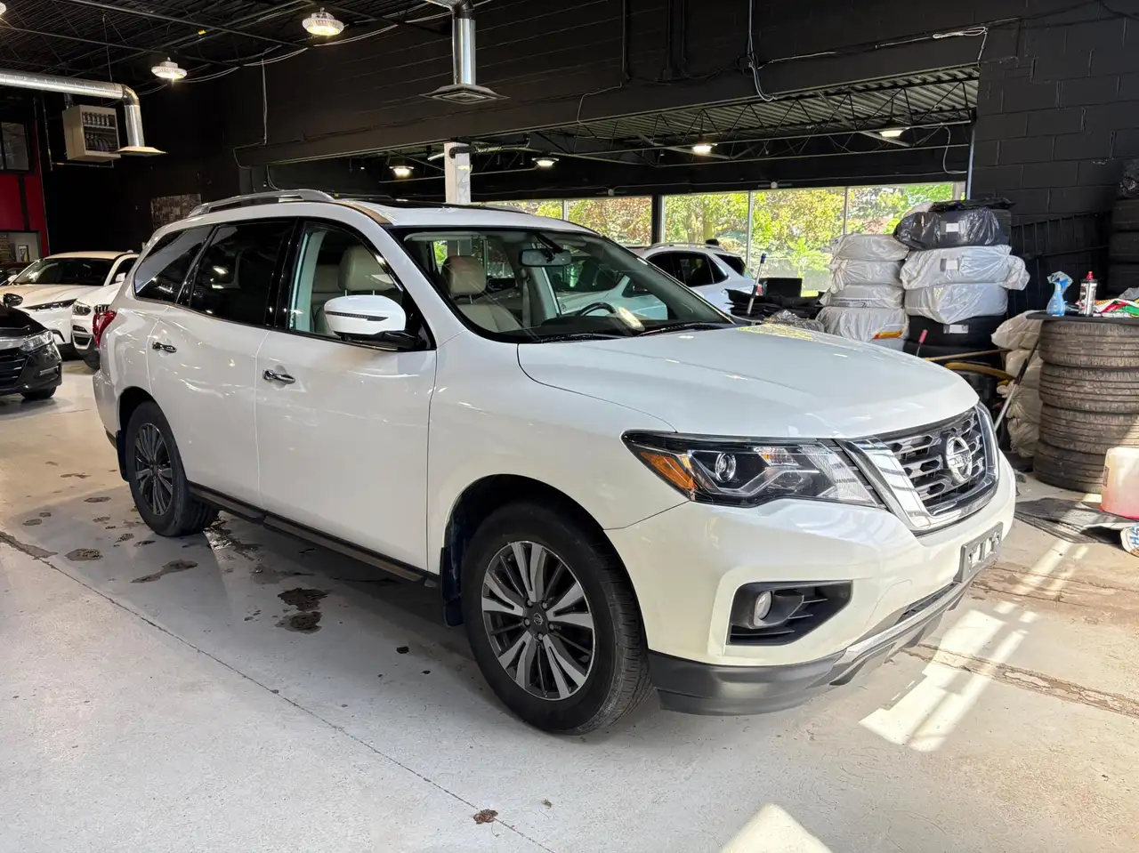 Nissan Pathfinder снимка Nissan Pathfinder
