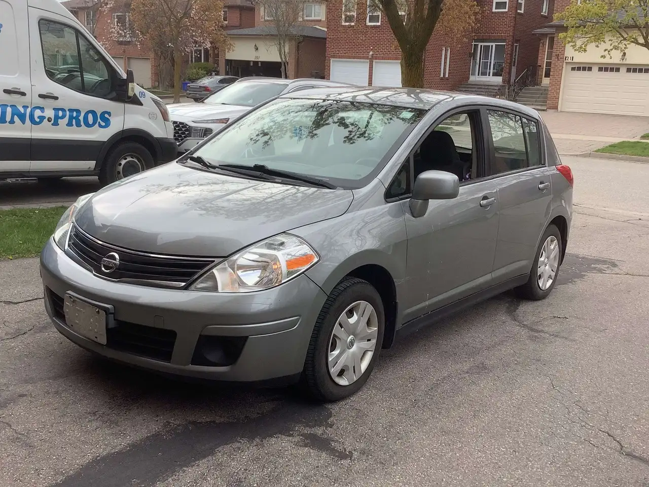 Nissan Versa fotografie Nissan Versa
