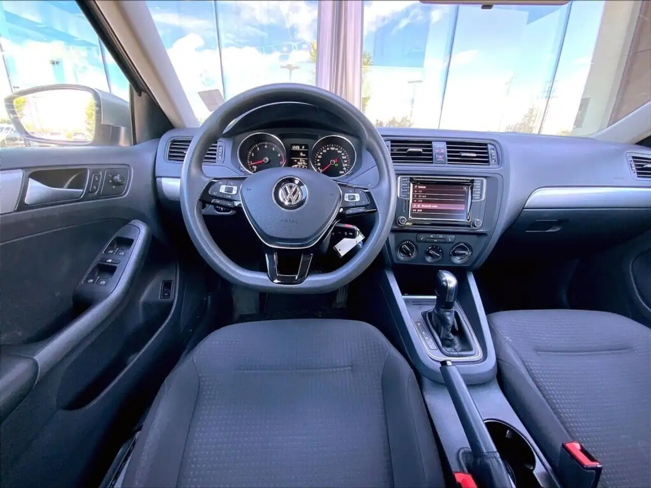 Volkswagen Jetta photo Volkswagen Jetta