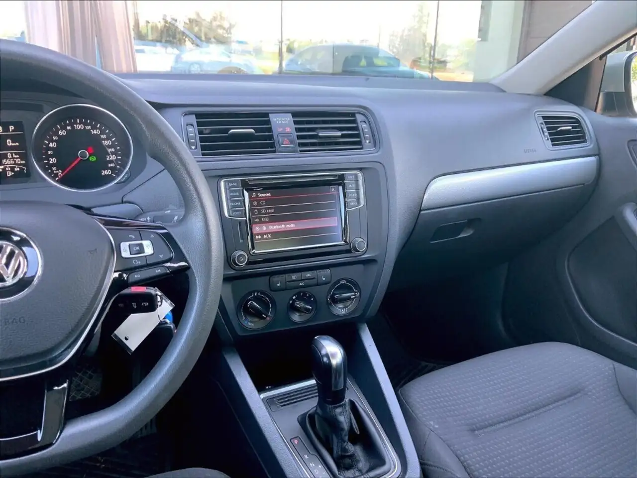 Volkswagen Jetta photo Volkswagen Jetta