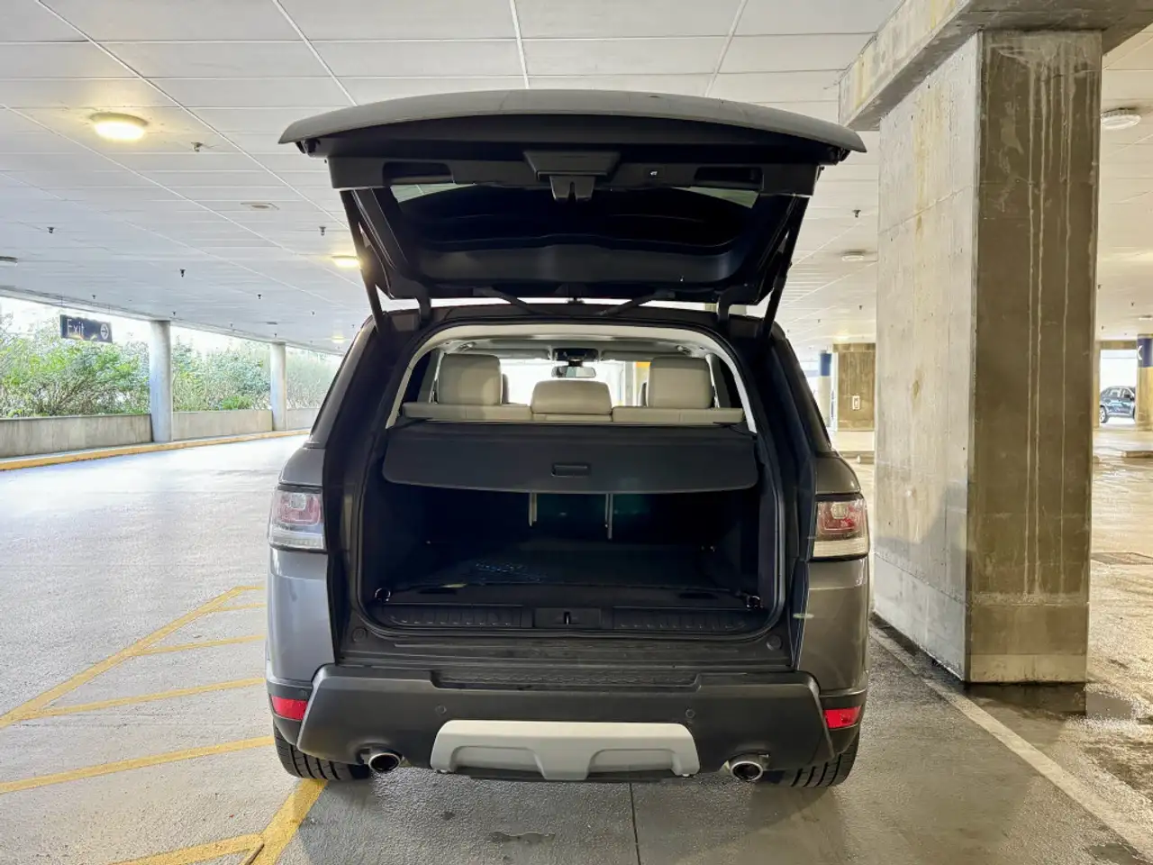 Land Rover Range Rover Sport photo Land Rover Range Rover Sport