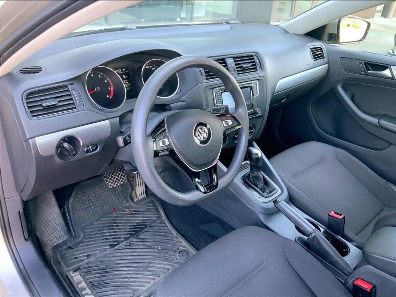 Volkswagen Jetta photo Volkswagen Jetta