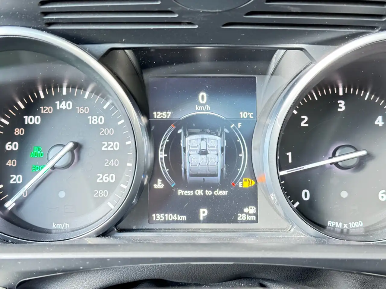 Land Rover Range Rover Sport photo Land Rover Range Rover Sport