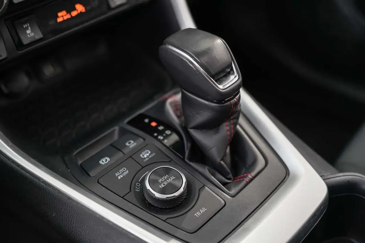 Toyota RAV 4 Prime снимка Toyota RAV 4 Prime