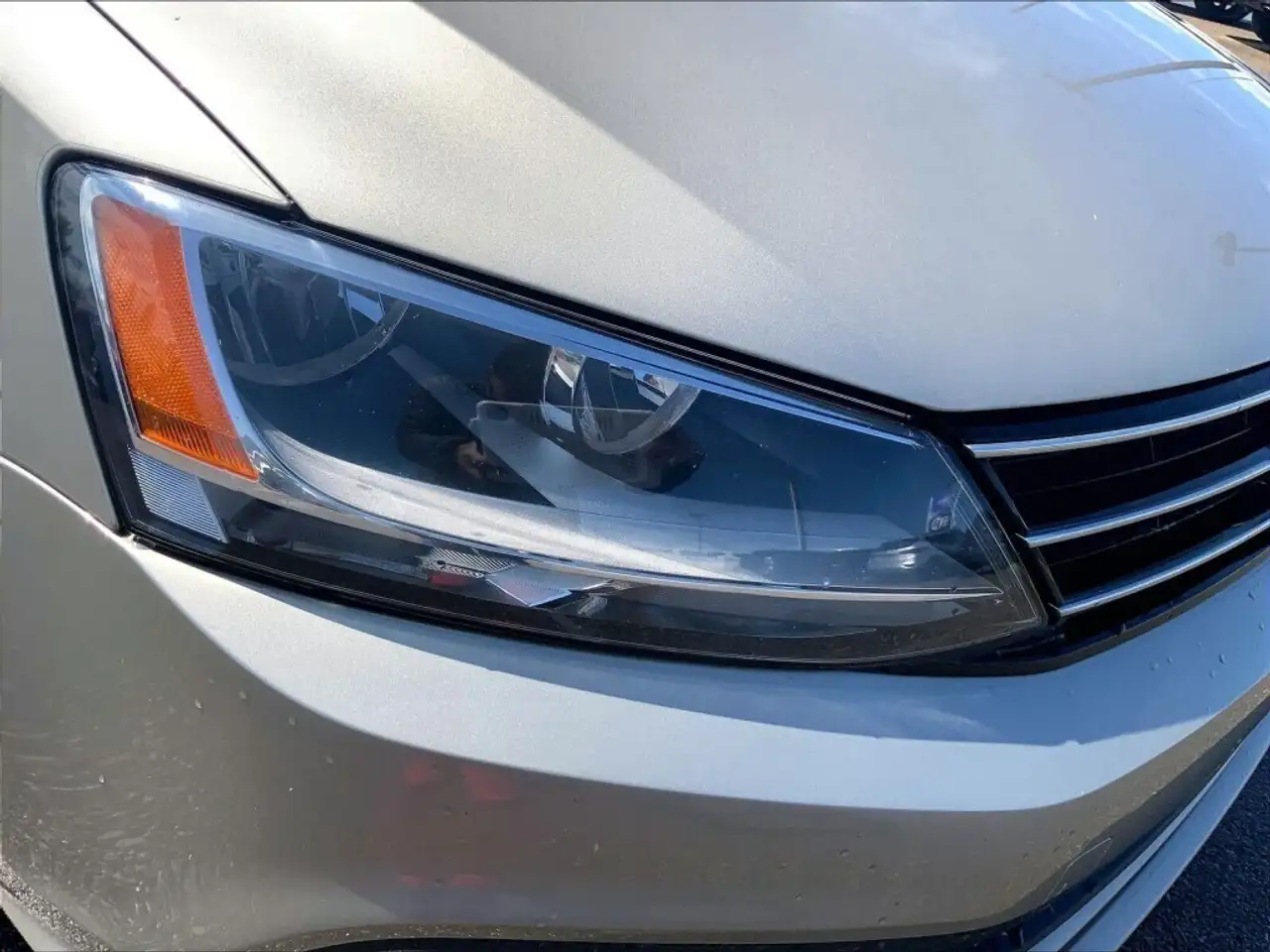 Volkswagen Jetta photo Volkswagen Jetta