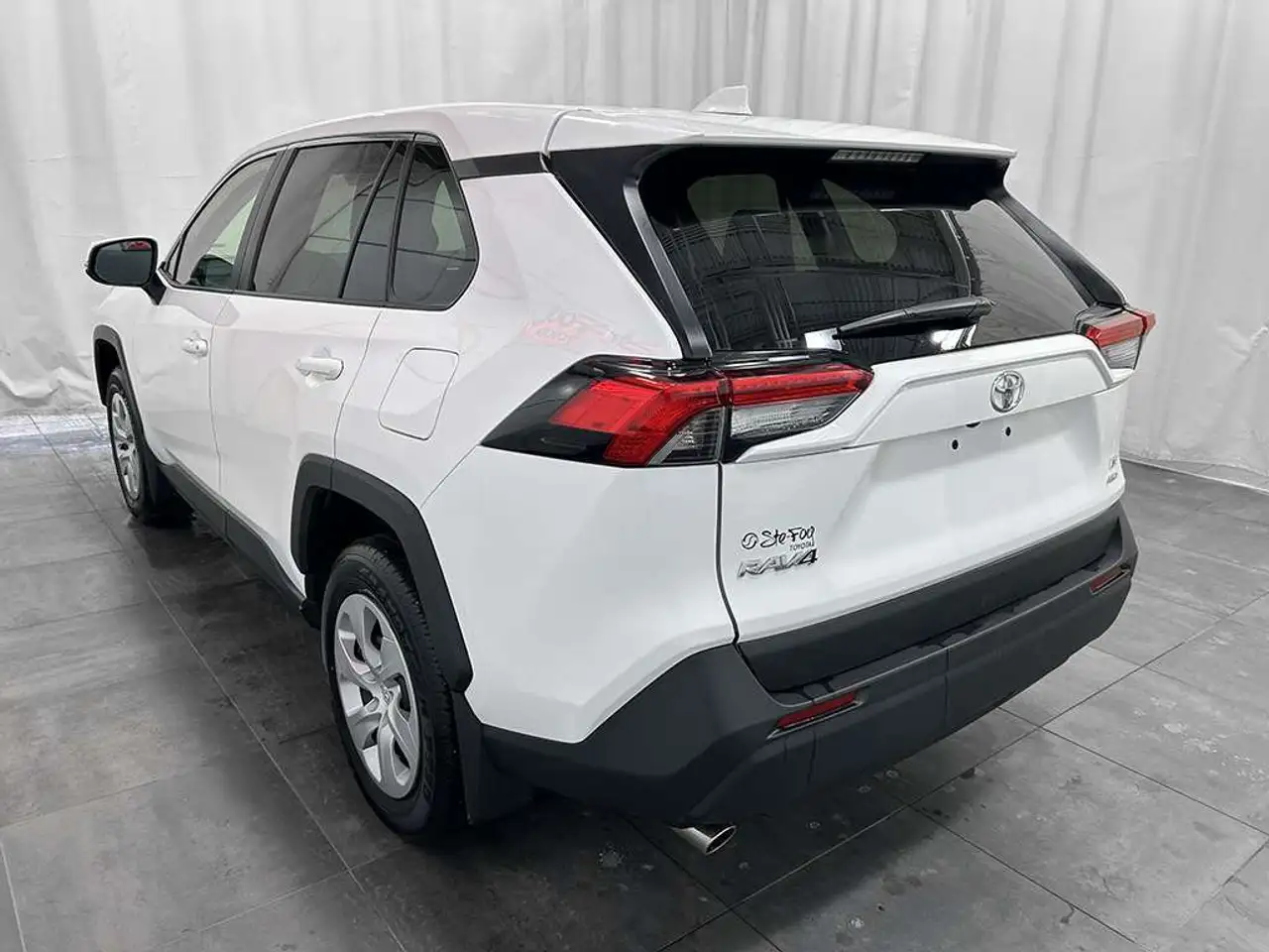 Toyota RAV 4 снимка Toyota RAV 4