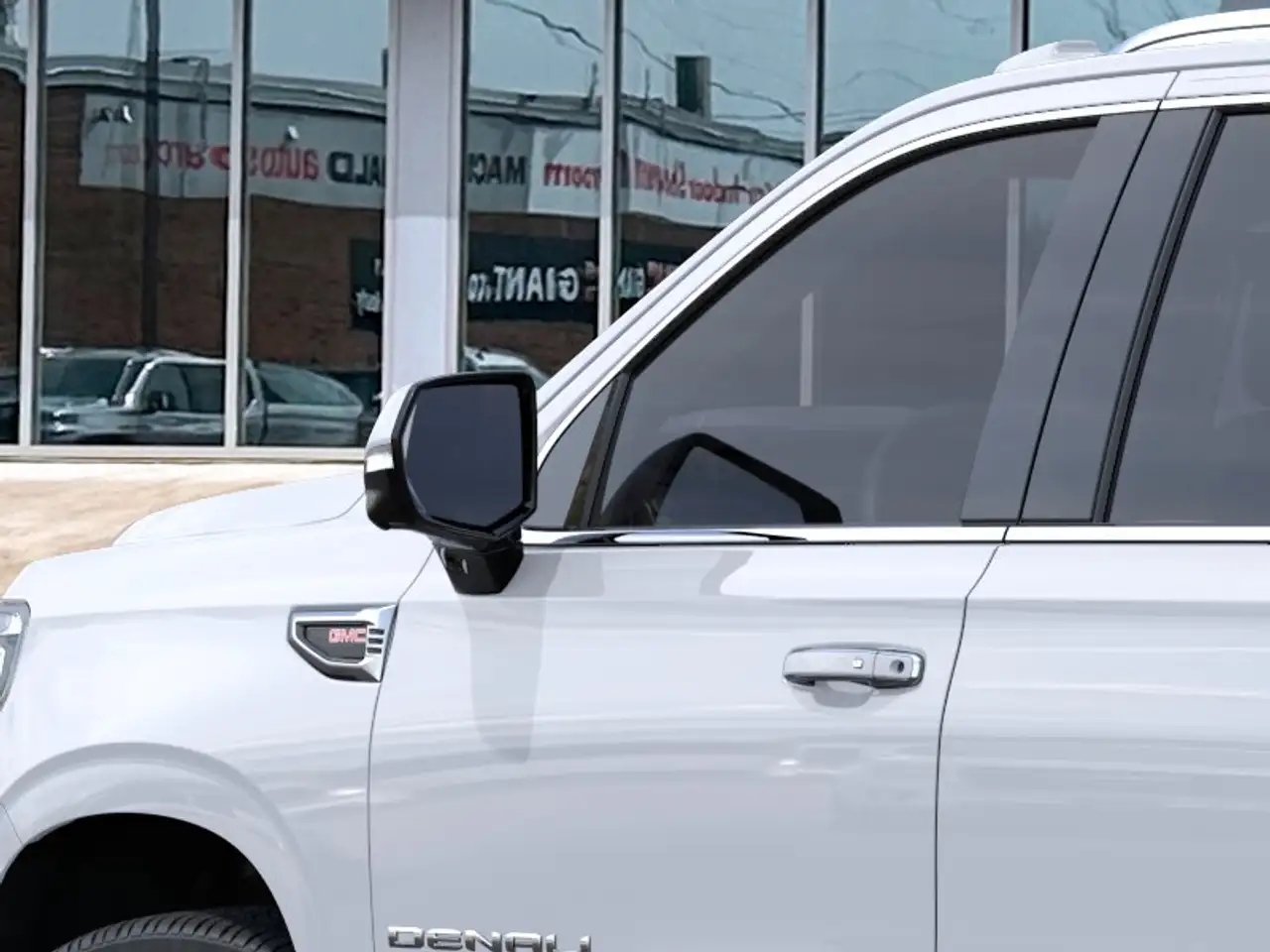 GMC Yukon снимка GMC Yukon