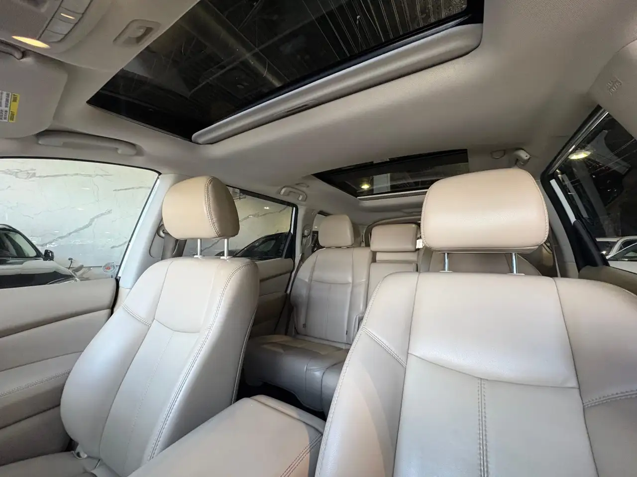 Nissan Pathfinder снимка Nissan Pathfinder