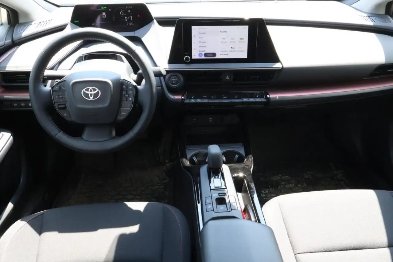 Toyota Prius снимка Toyota Prius