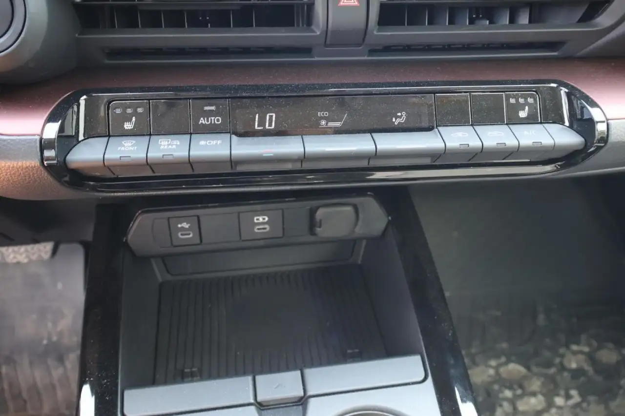 Toyota Prius снимка Toyota Prius