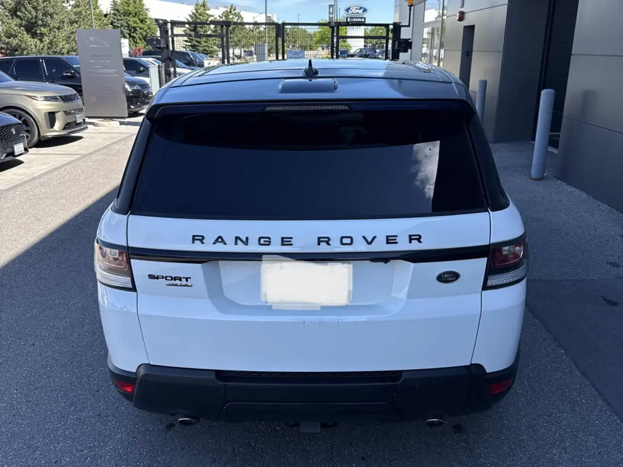 Land Rover Range Rover Sport снимка Land Rover Range Rover Sport