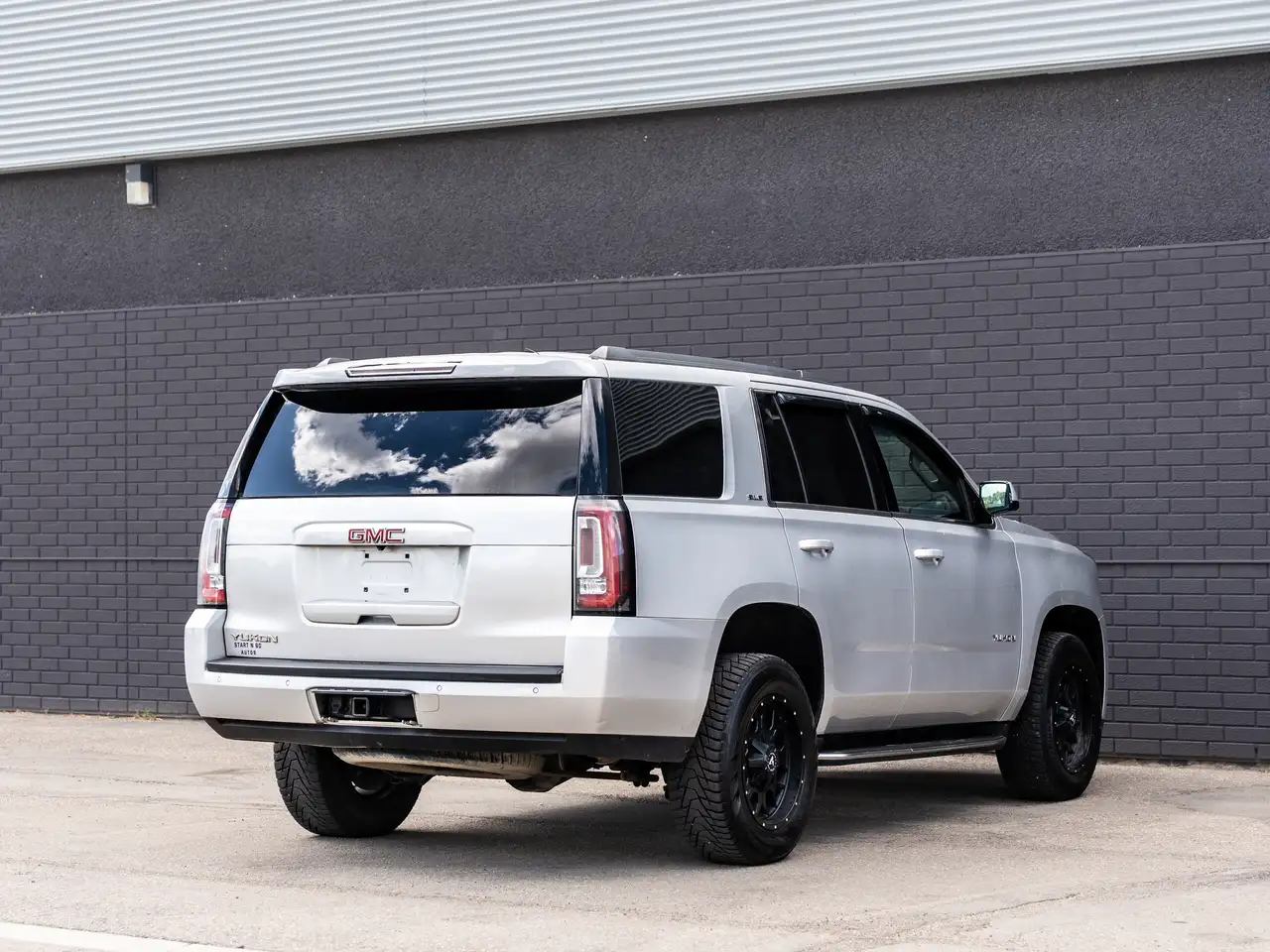 GMC Yukon photo GMC Yukon
