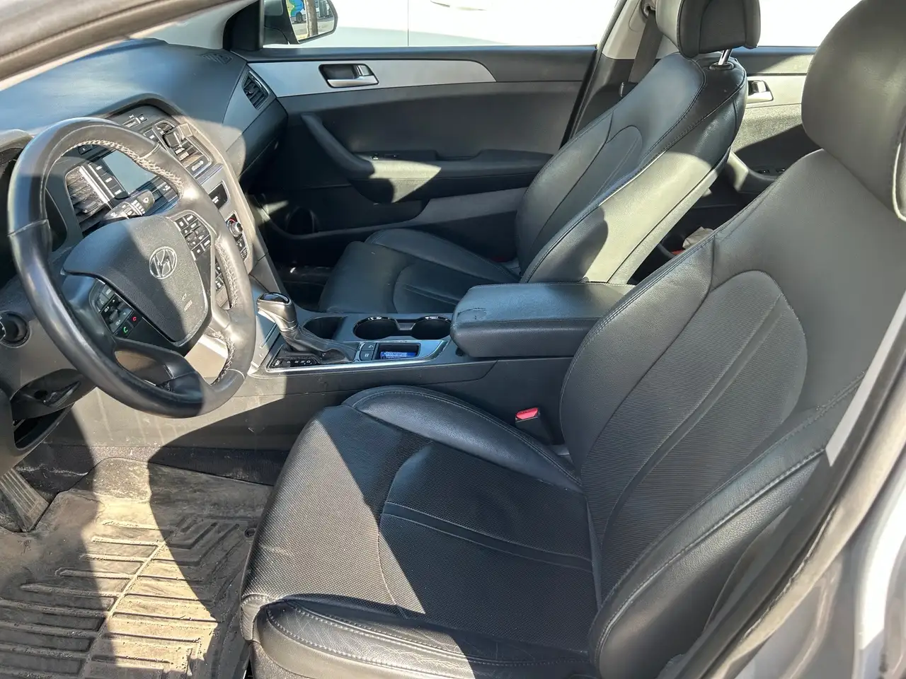 Hyundai SONATA снимка Hyundai SONATA