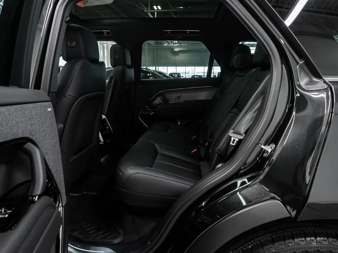 Land Rover Range Rover Sport снимка Land Rover Range Rover Sport