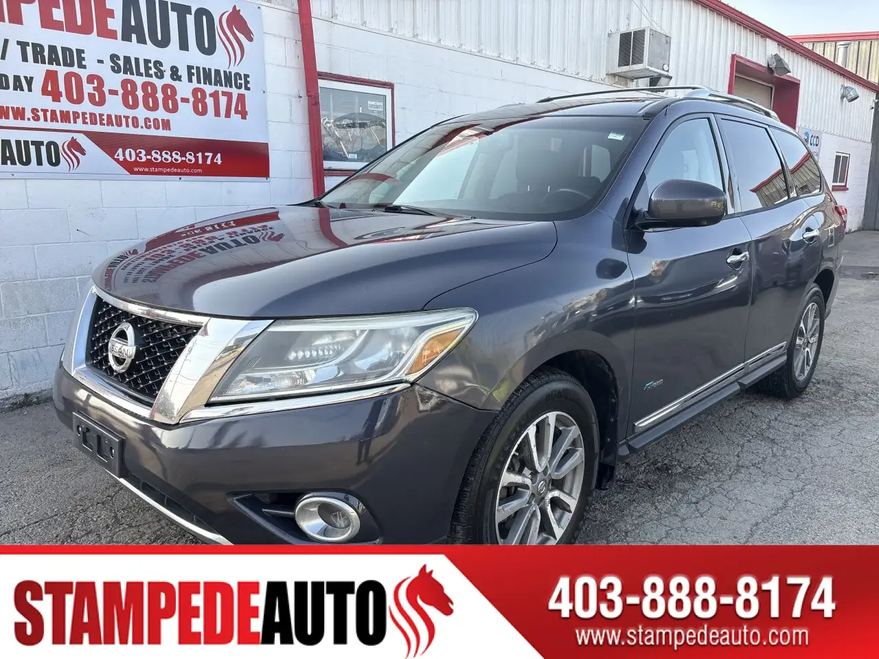 Nissan Pathfinder снимка Nissan Pathfinder