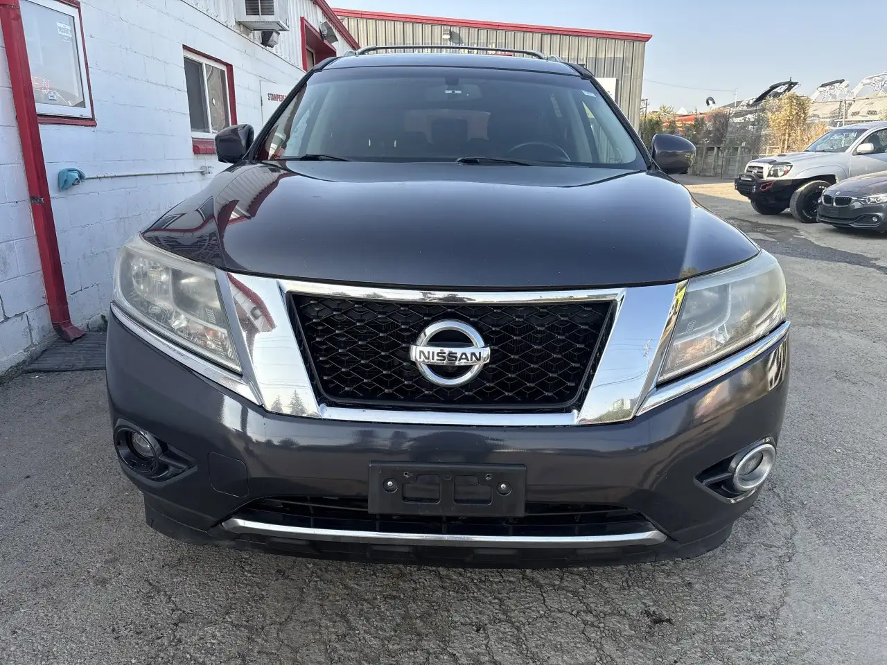 Nissan Pathfinder снимка Nissan Pathfinder