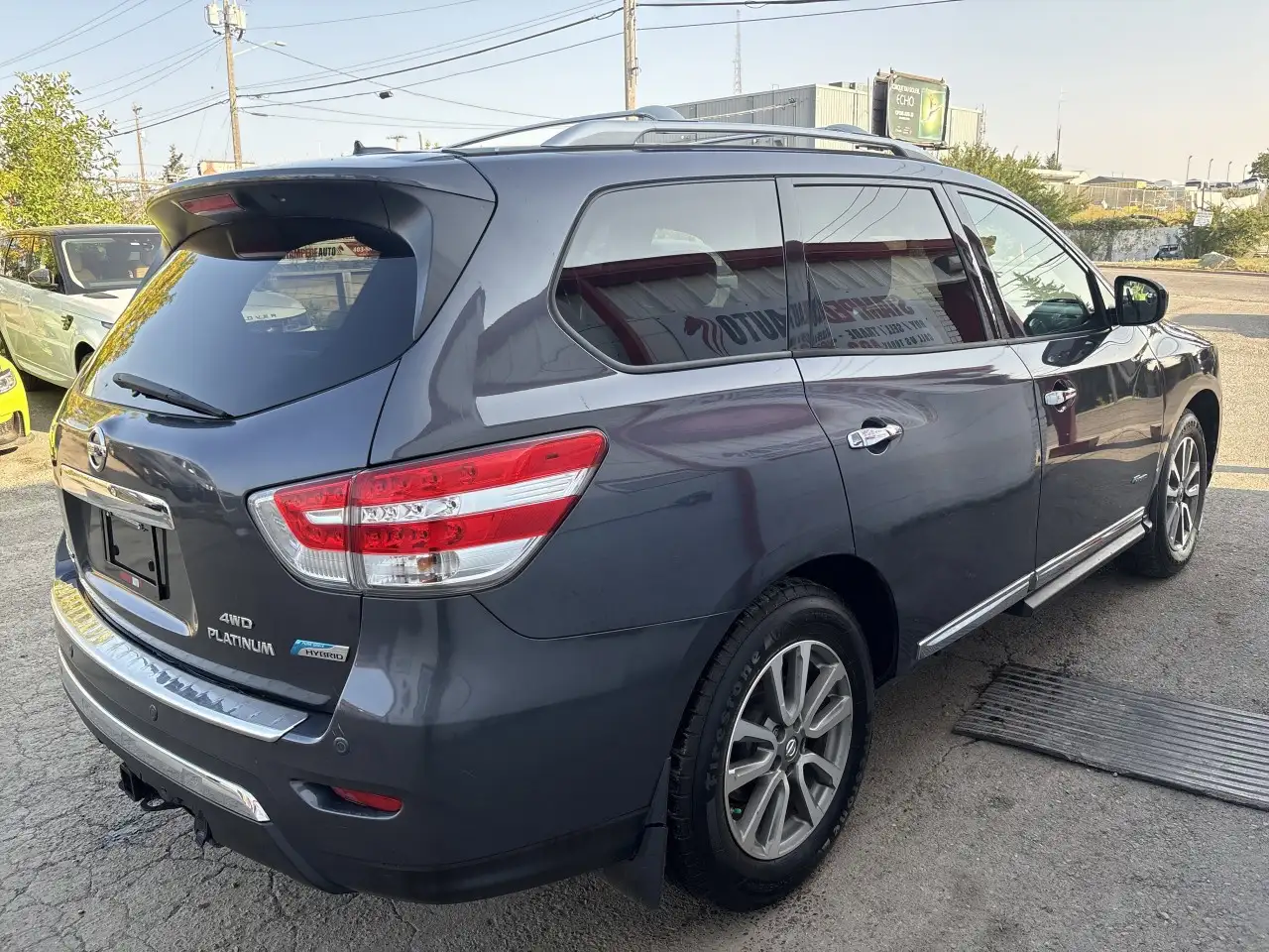 Nissan Pathfinder снимка Nissan Pathfinder