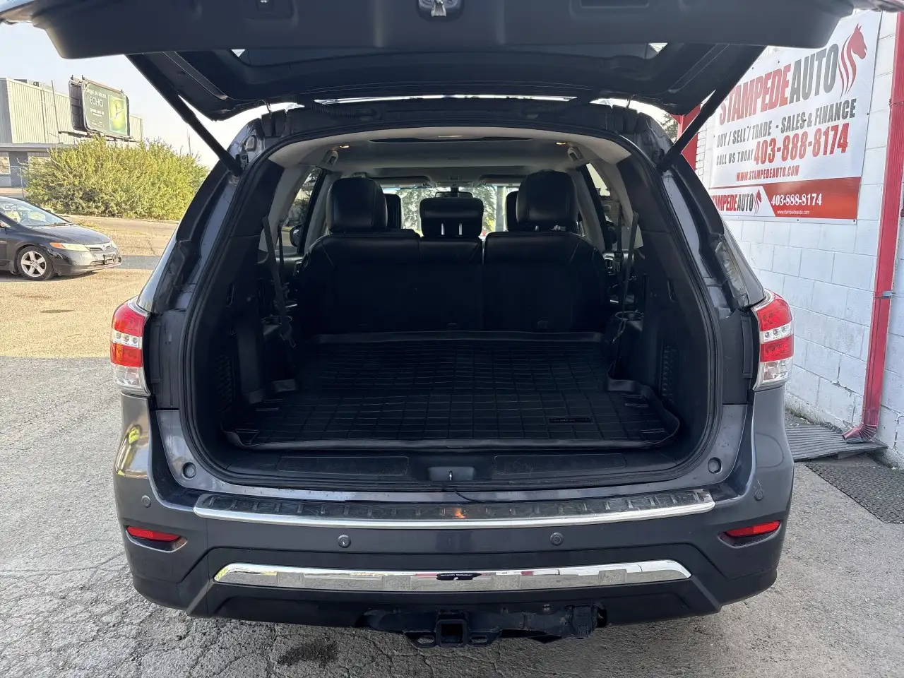 Nissan Pathfinder снимка Nissan Pathfinder
