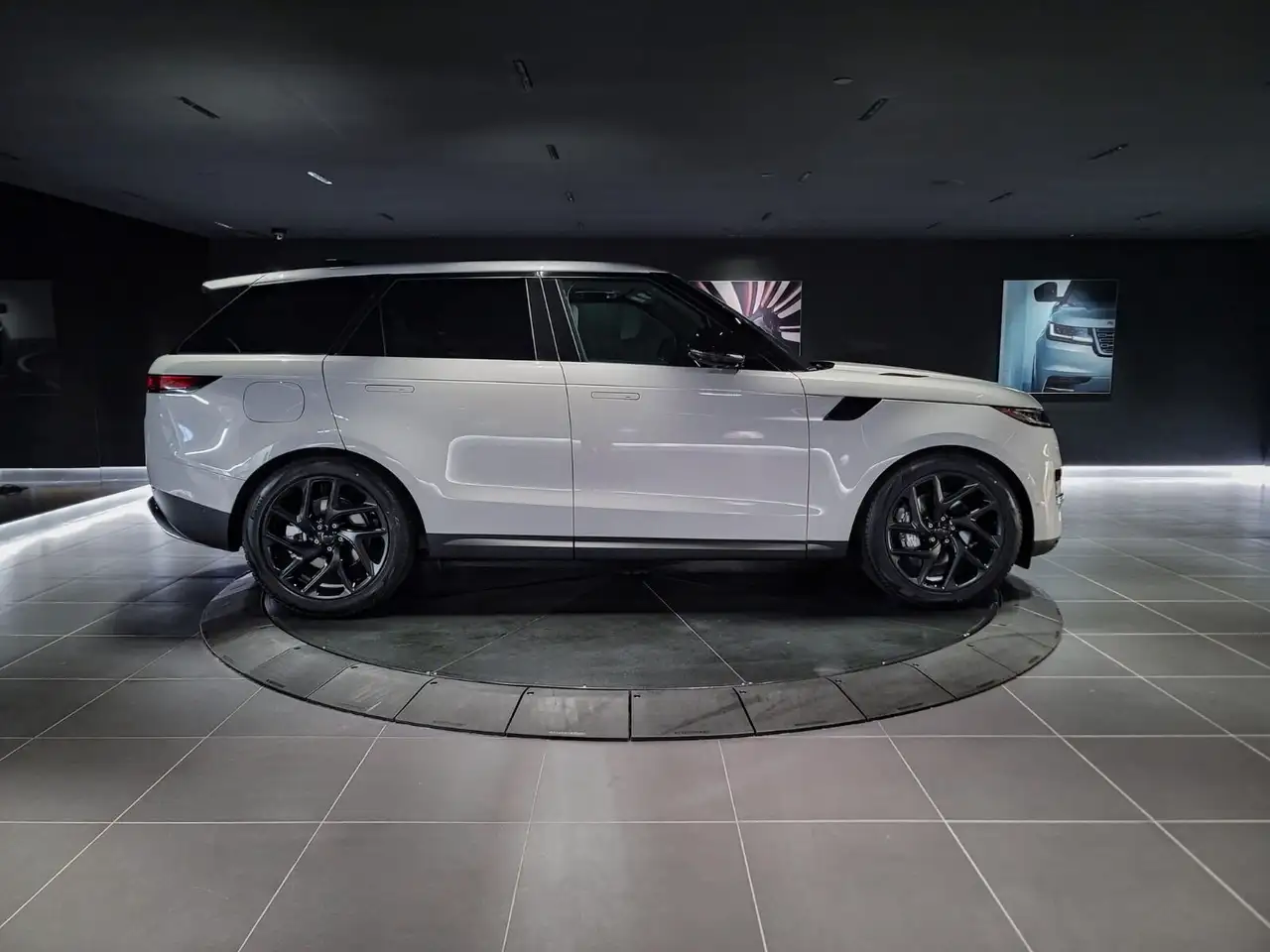 Land Rover Range Rover Sport снимка Land Rover Range Rover Sport
