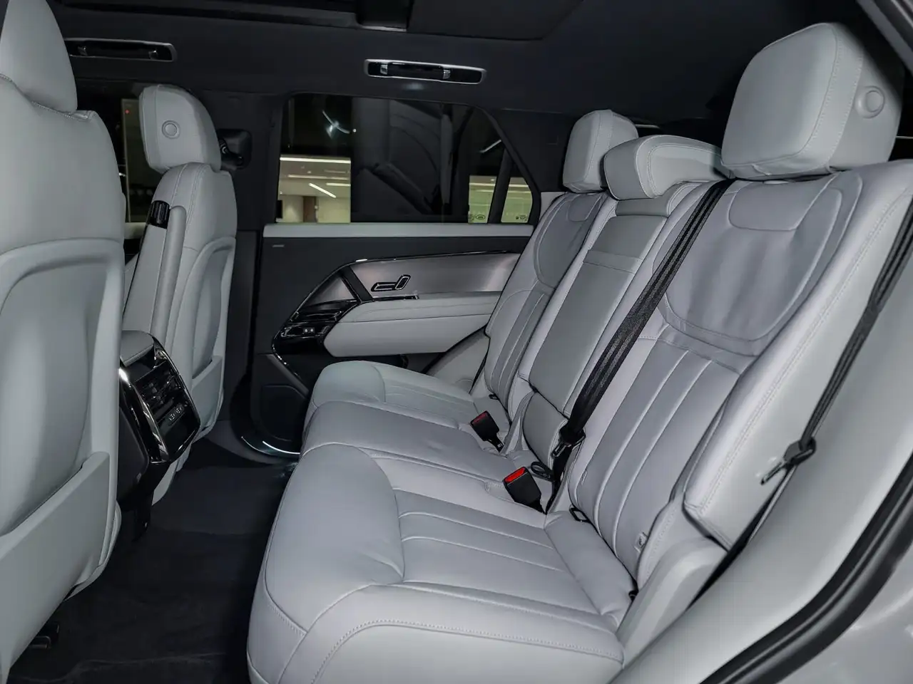 Land Rover Range Rover Sport снимка Land Rover Range Rover Sport