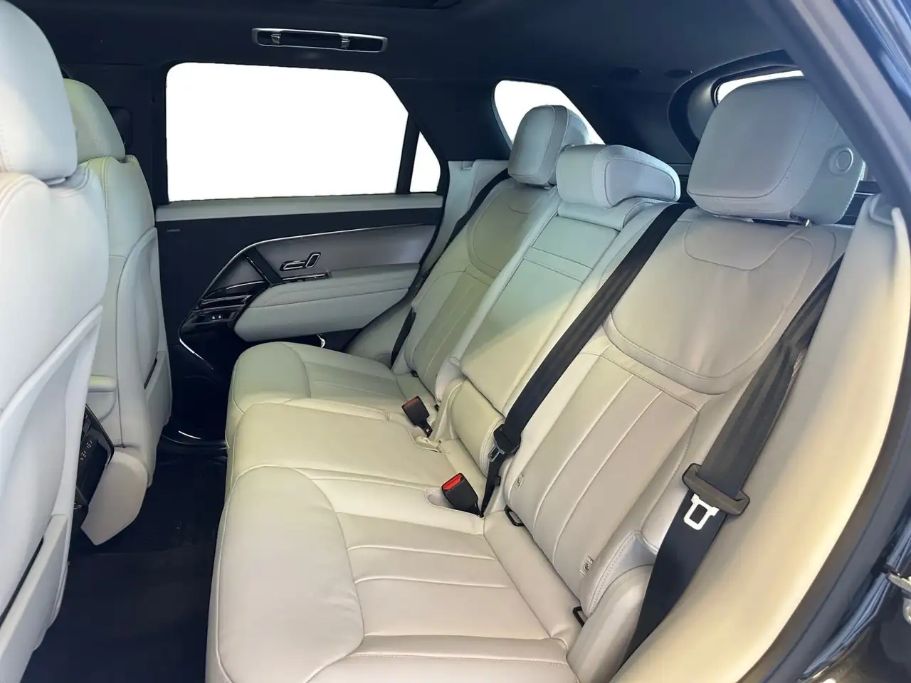 Land Rover Range Rover Sport снимка Land Rover Range Rover Sport