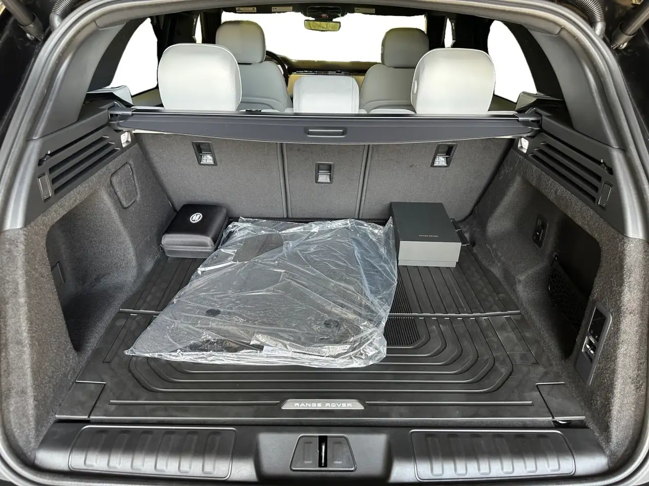 Land Rover Range Rover Sport снимка Land Rover Range Rover Sport