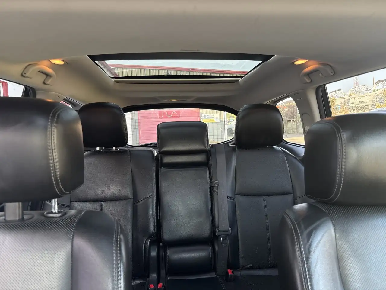 Nissan Pathfinder снимка Nissan Pathfinder