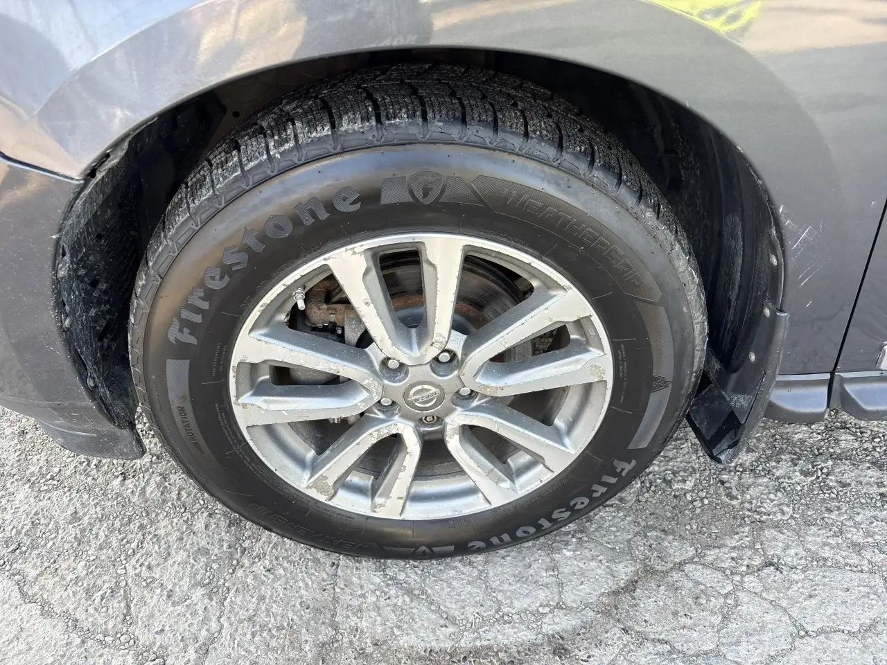 Nissan Pathfinder снимка Nissan Pathfinder