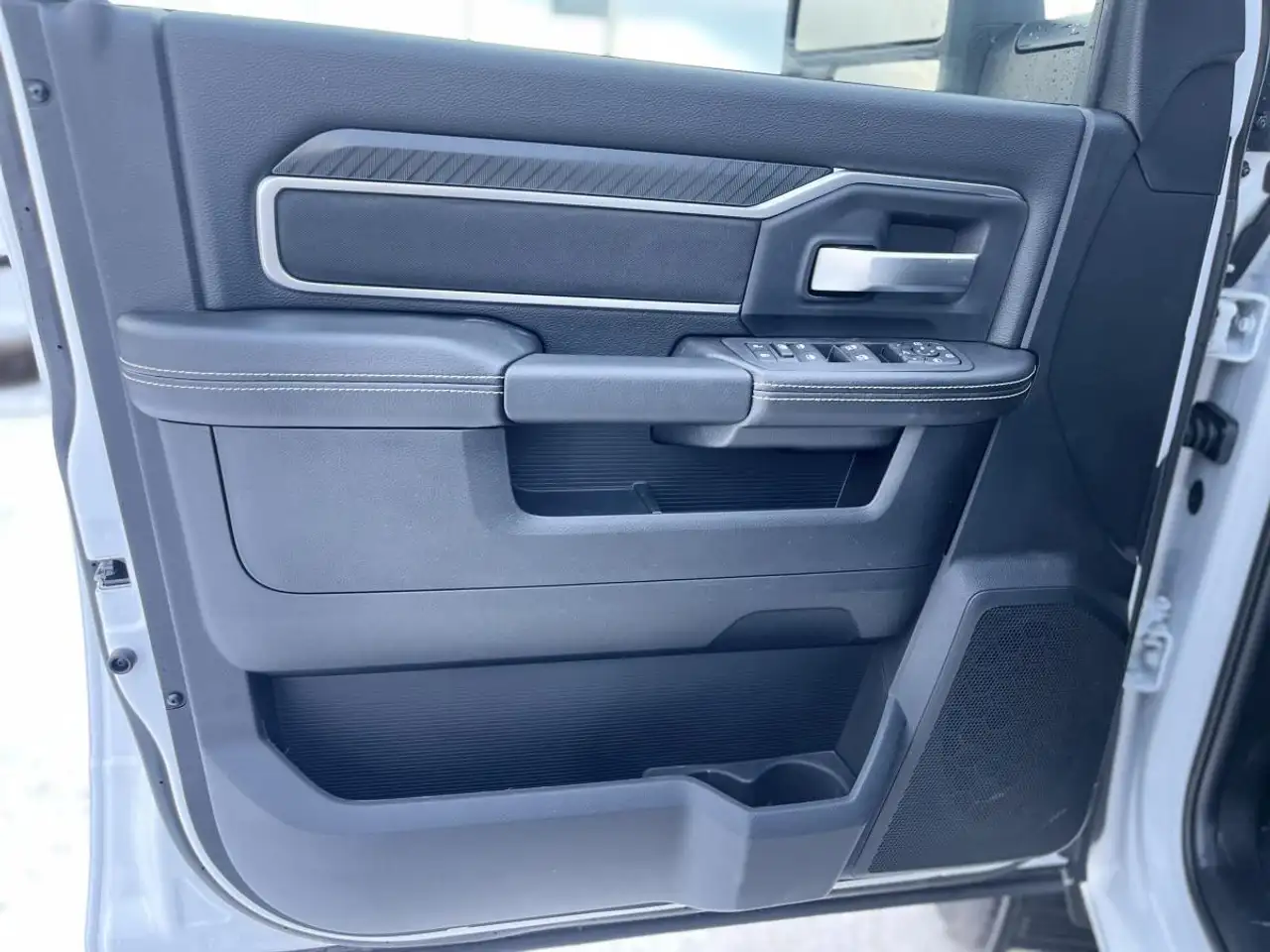 RAM 3500 снимка RAM 3500