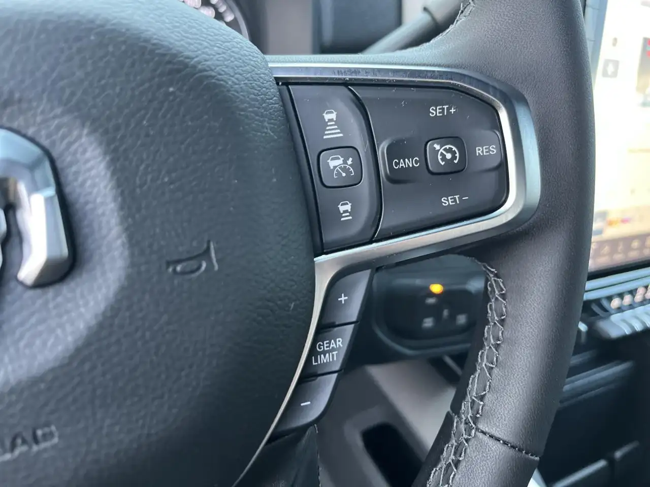 RAM 3500 снимка RAM 3500