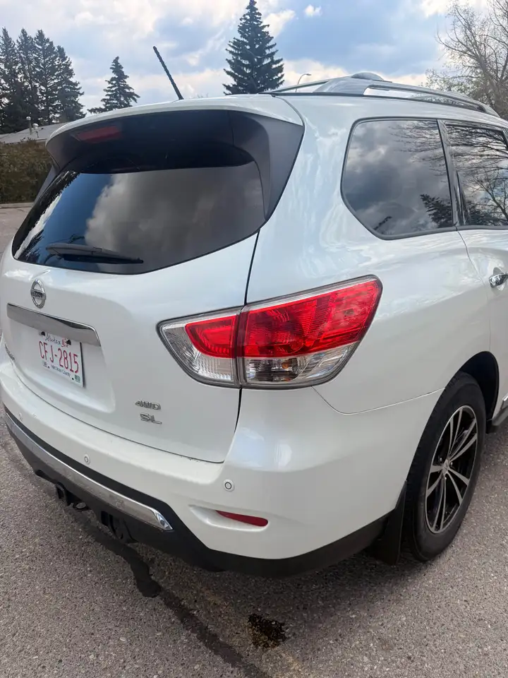 Nissan Pathfinder снимка Nissan Pathfinder