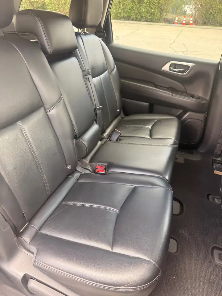 Nissan Pathfinder снимка Nissan Pathfinder