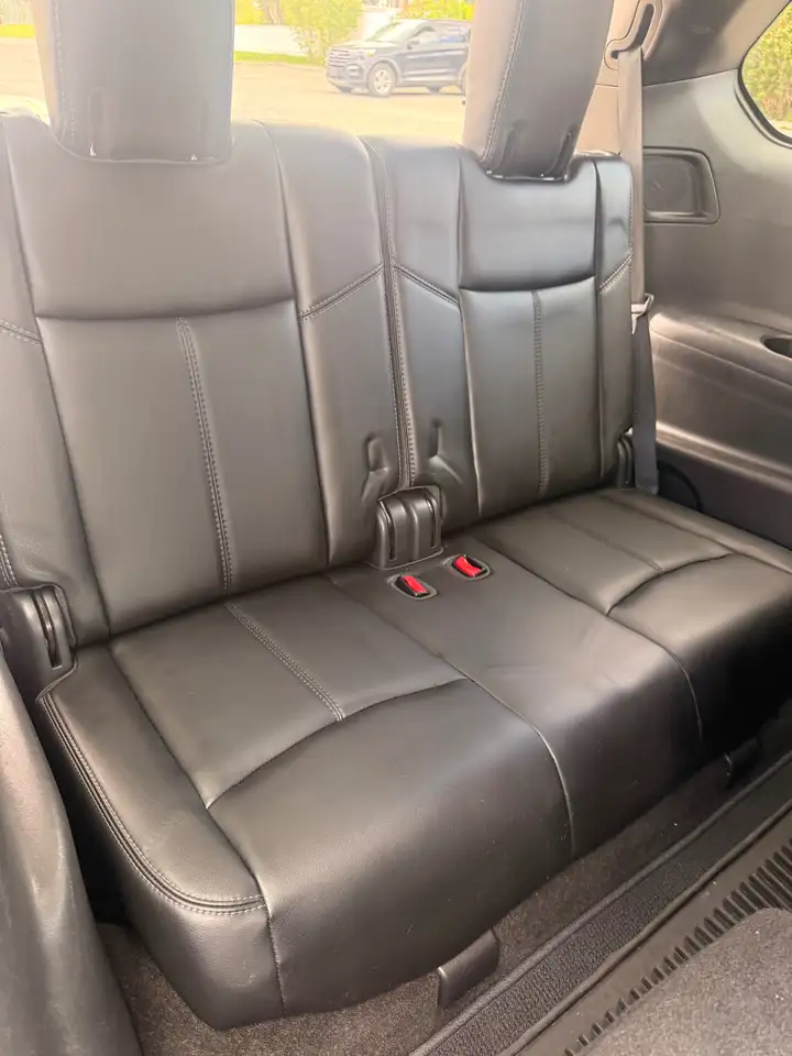 Nissan Pathfinder снимка Nissan Pathfinder