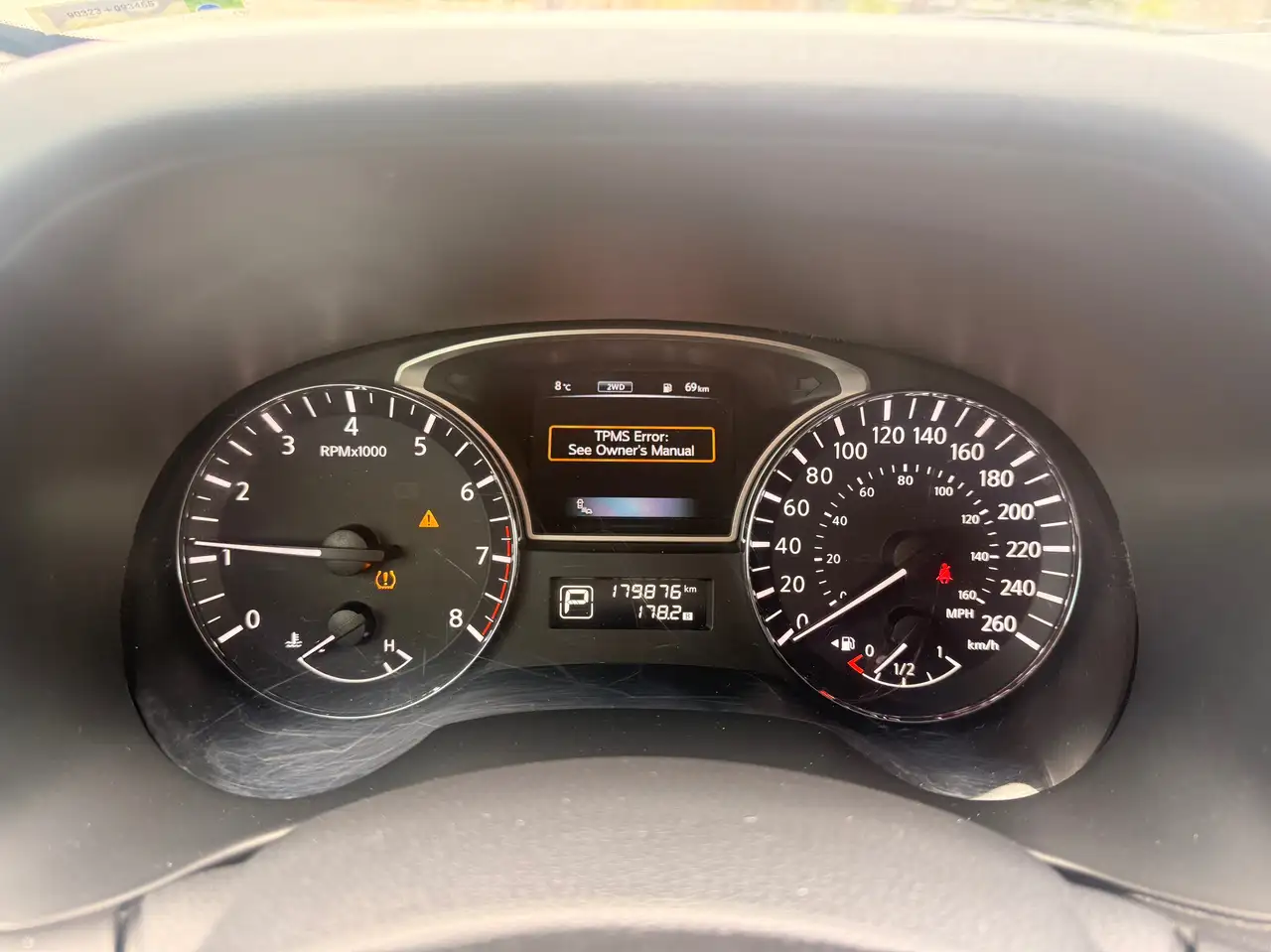 Nissan Pathfinder снимка Nissan Pathfinder