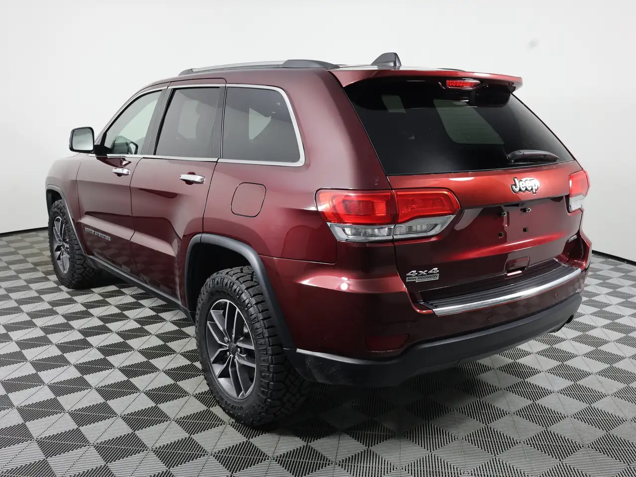 Jeep Grand Cherokee photo Jeep Grand Cherokee