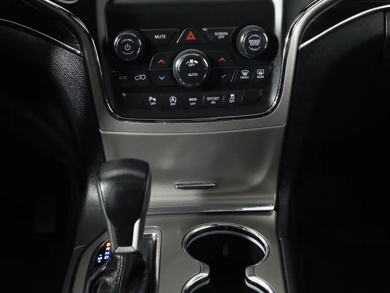 Jeep Grand Cherokee photo Jeep Grand Cherokee