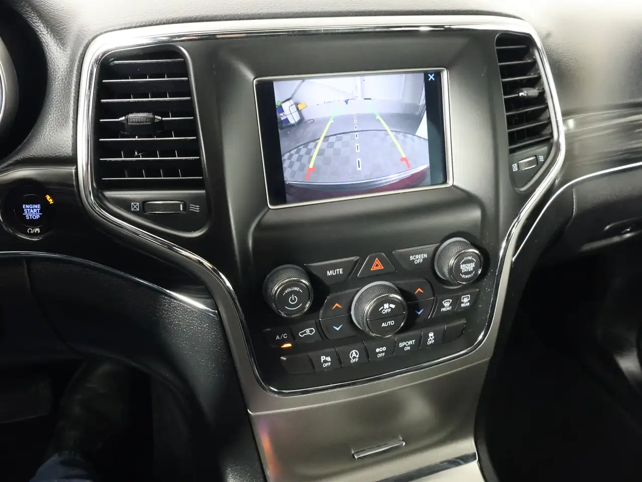 Jeep Grand Cherokee photo Jeep Grand Cherokee
