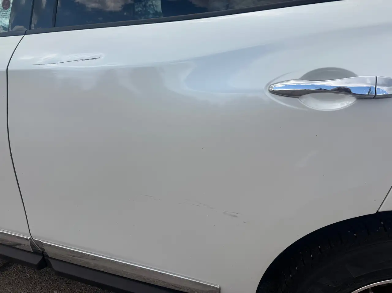 Nissan Pathfinder снимка Nissan Pathfinder