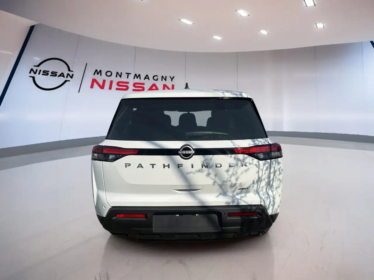 Nissan Pathfinder снимка Nissan Pathfinder