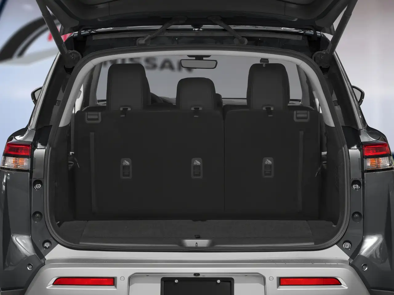 Nissan Pathfinder снимка Nissan Pathfinder