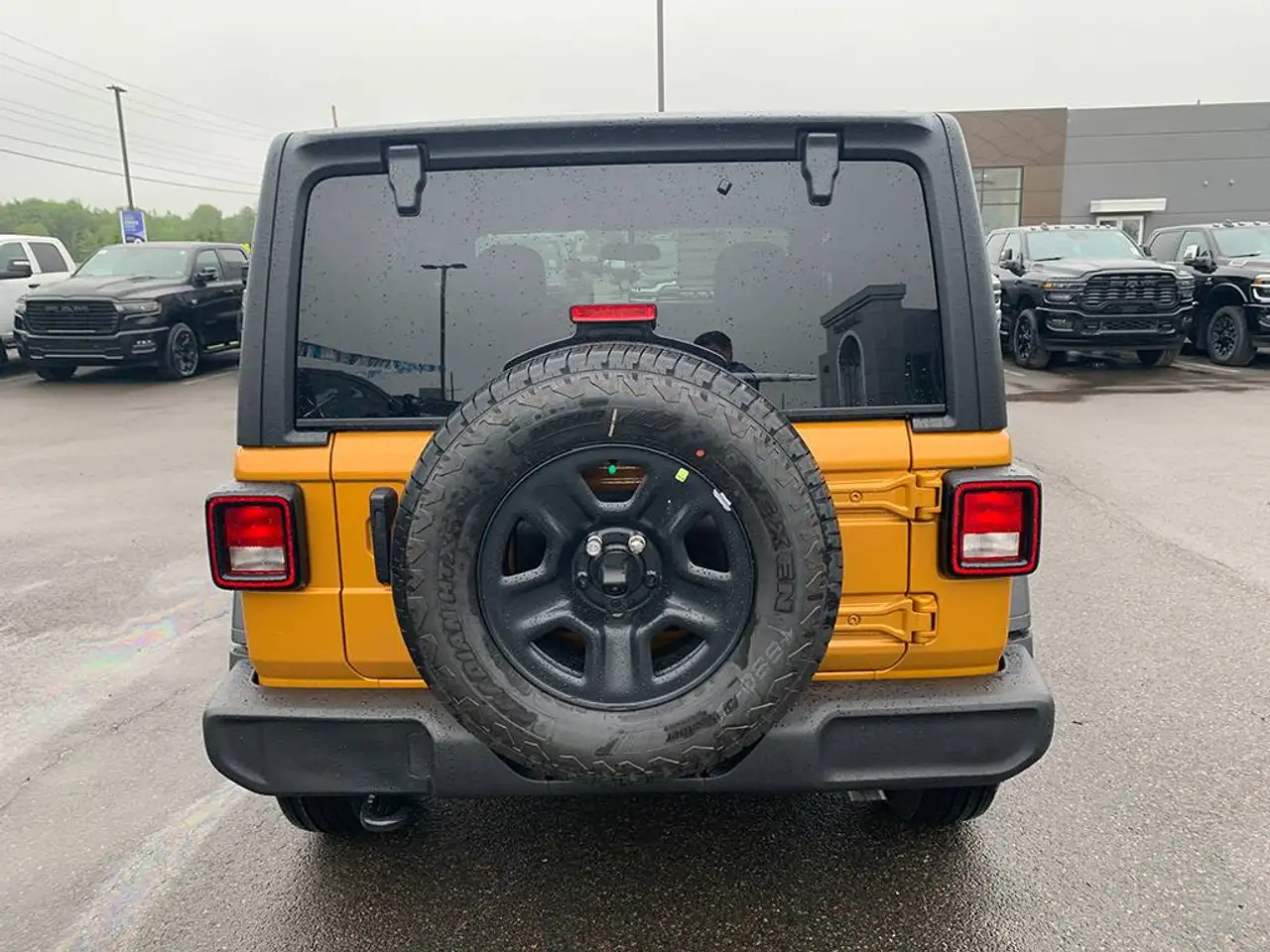 Jeep Wrangler снимка Jeep Wrangler