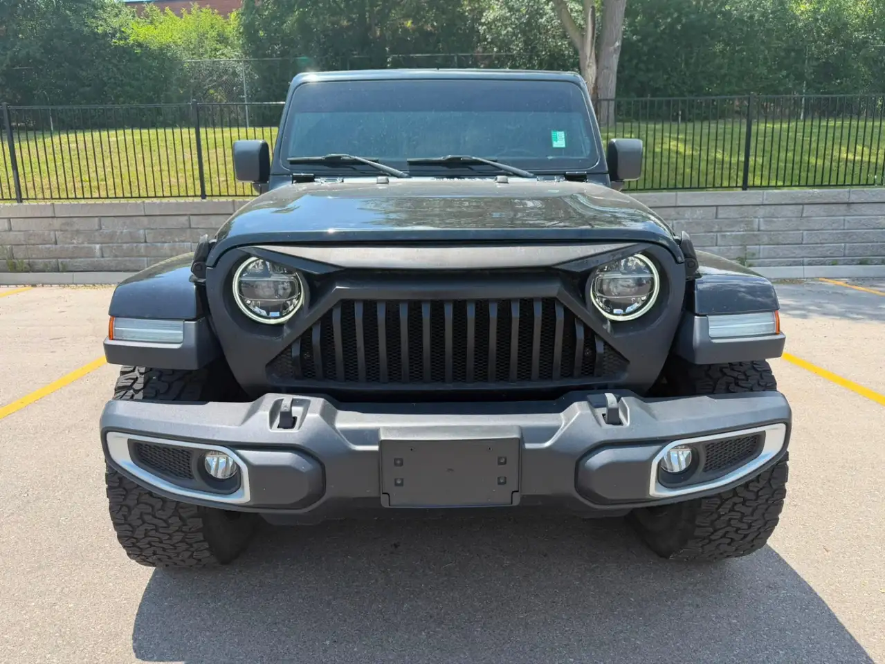 Jeep Gladiator снимка Jeep Gladiator